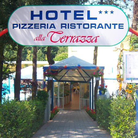 Hotel Alla Terrazza Bibione Bagian luar foto