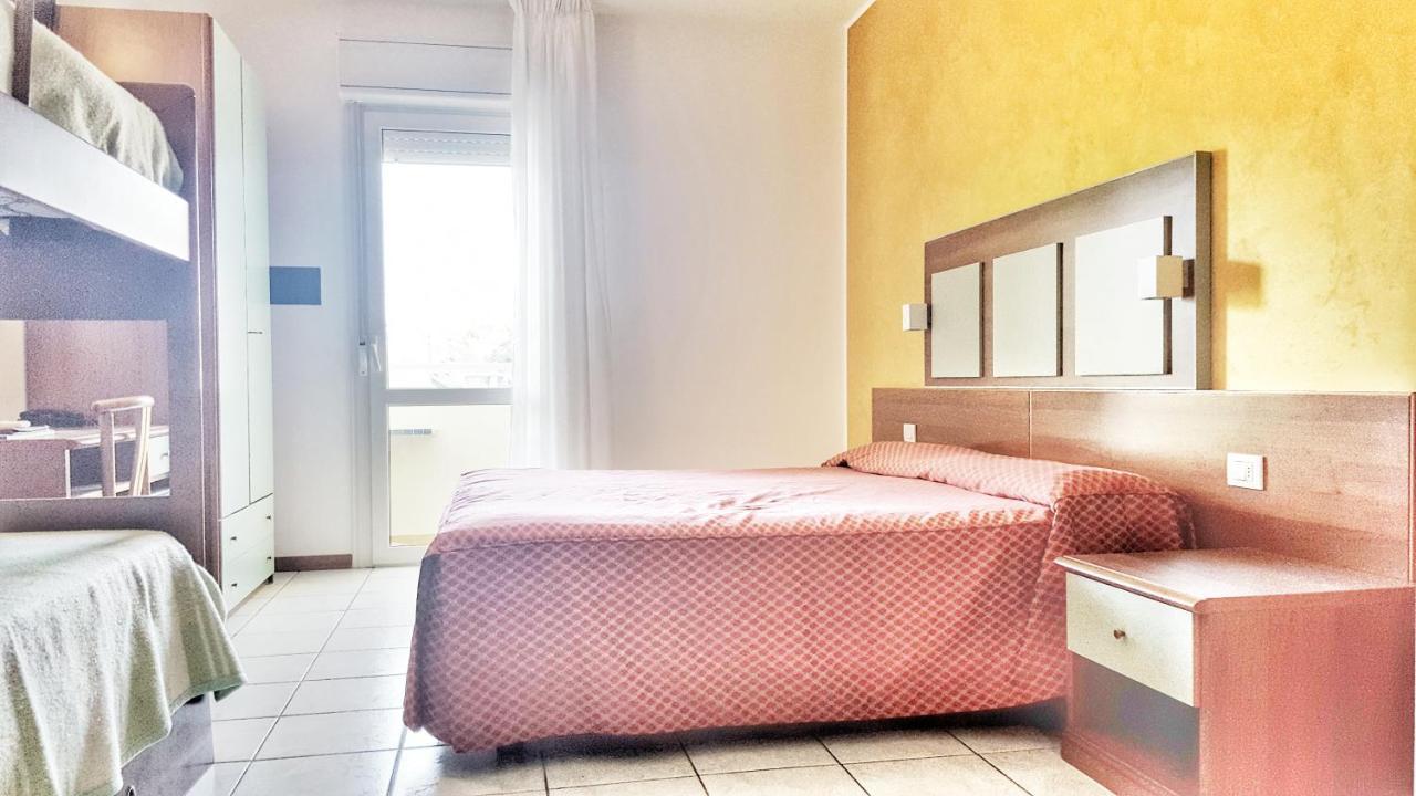 Hotel Alla Terrazza Bibione Bagian luar foto