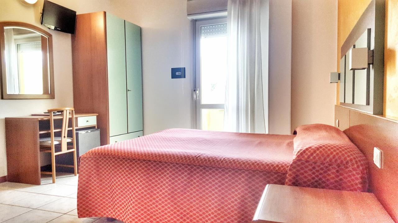 Hotel Alla Terrazza Bibione Bagian luar foto