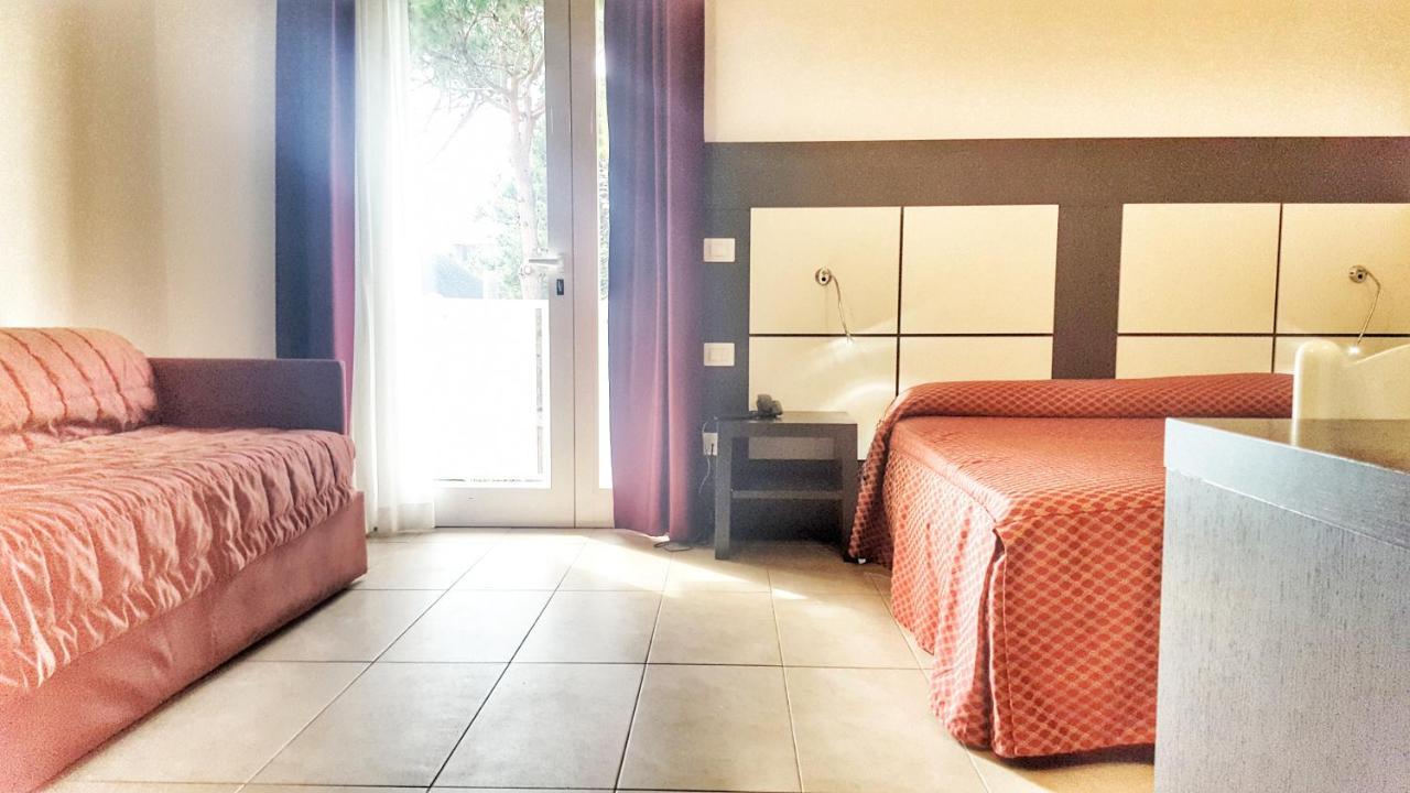 Hotel Alla Terrazza Bibione Bagian luar foto