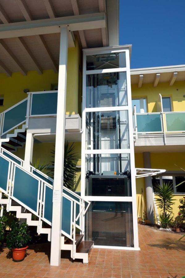 Hotel Alla Terrazza Bibione Bagian luar foto