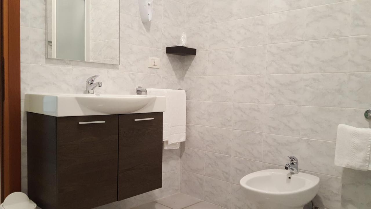 Hotel Alla Terrazza Bibione Bagian luar foto