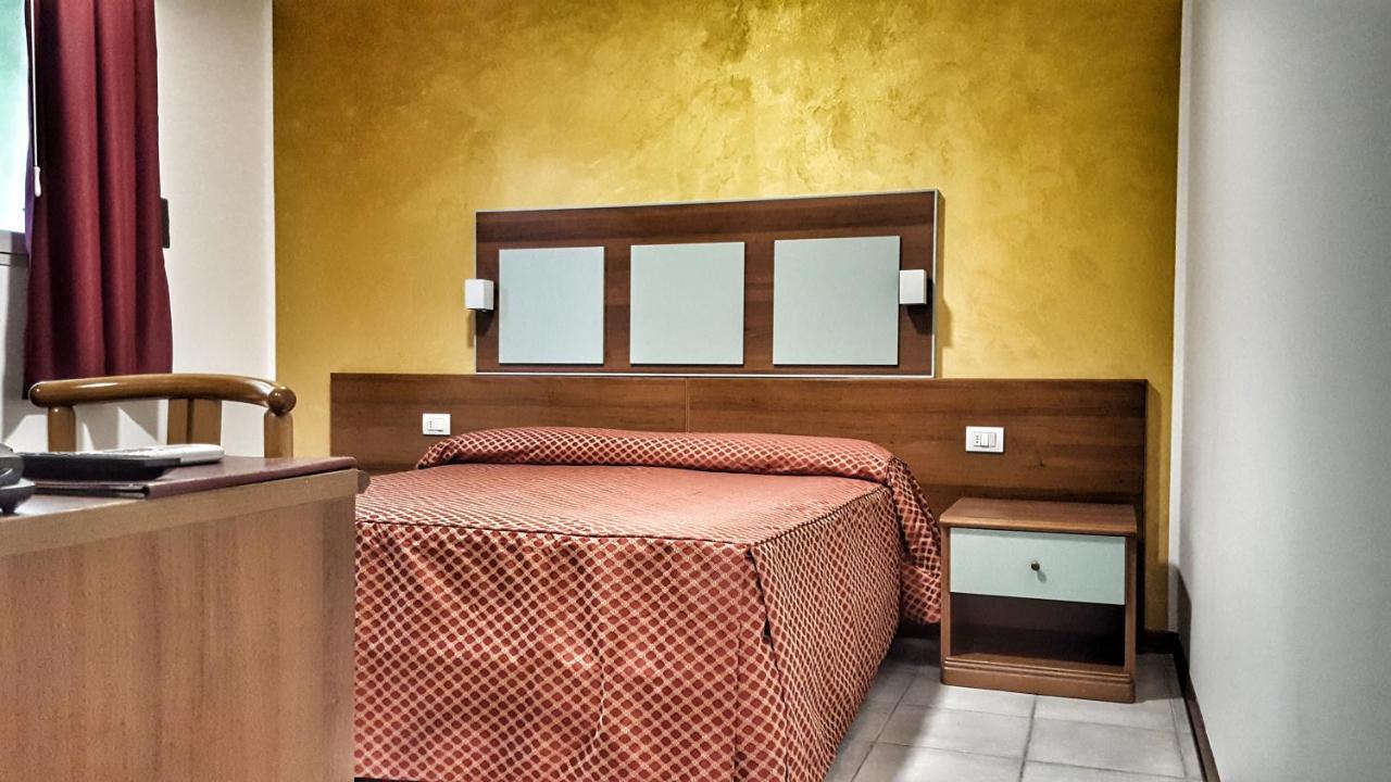 Hotel Alla Terrazza Bibione Bagian luar foto