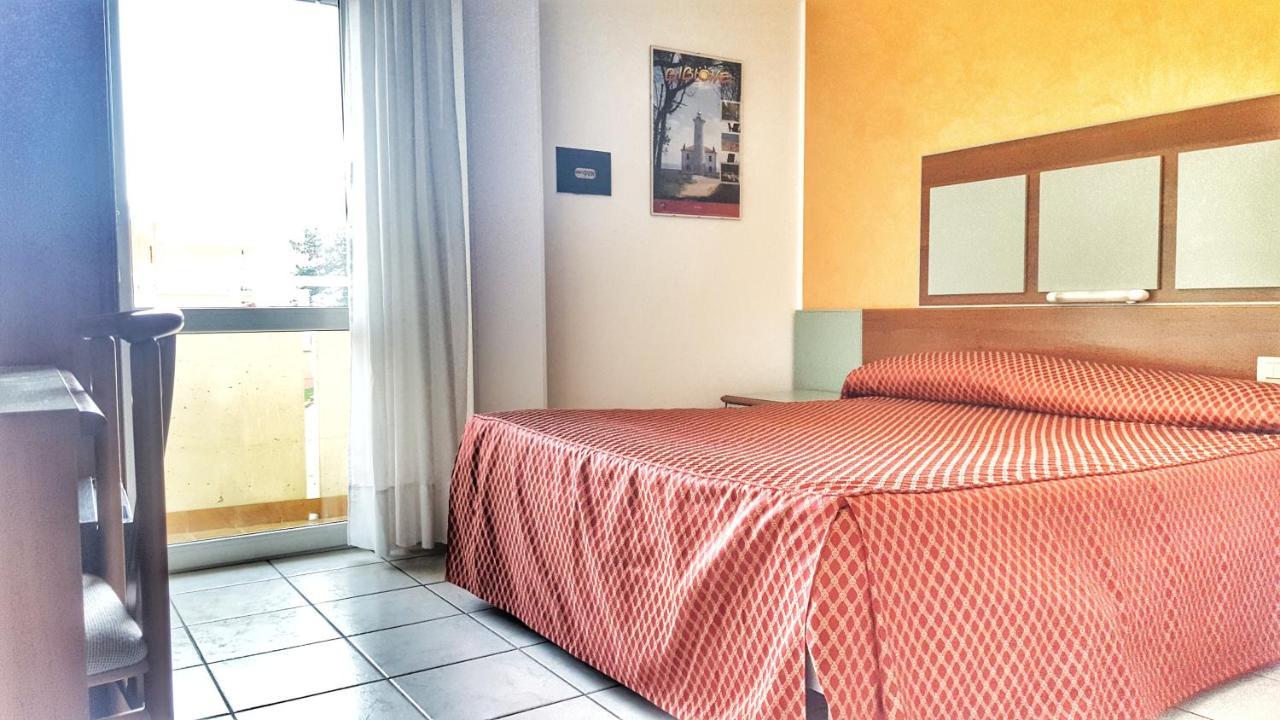 Hotel Alla Terrazza Bibione Bagian luar foto
