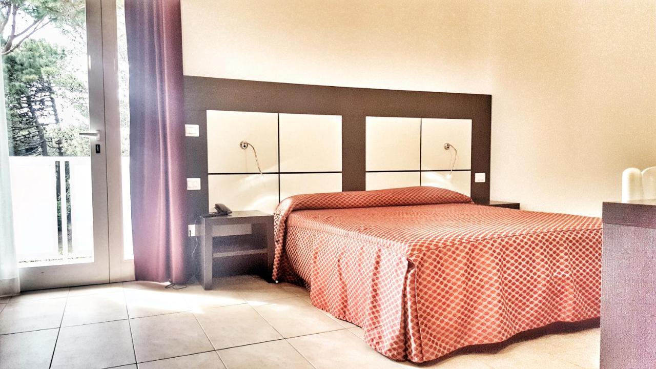 Hotel Alla Terrazza Bibione Bagian luar foto
