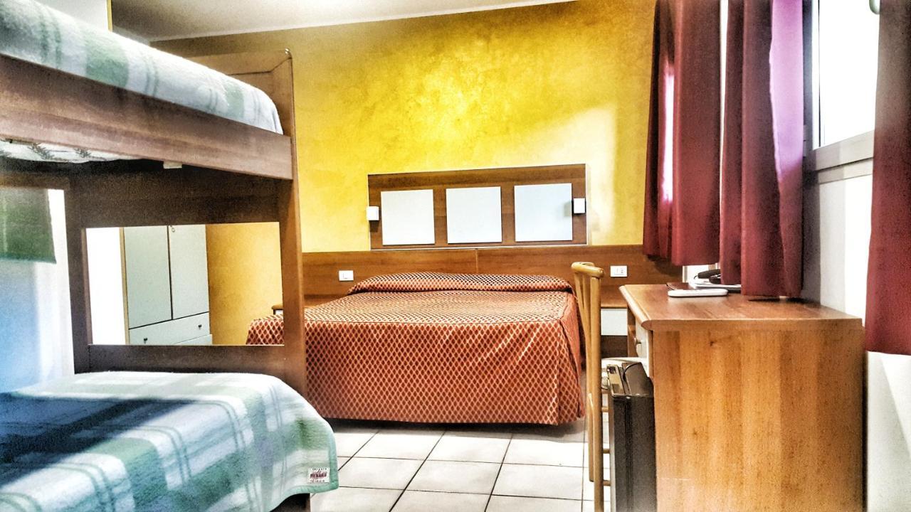 Hotel Alla Terrazza Bibione Bagian luar foto