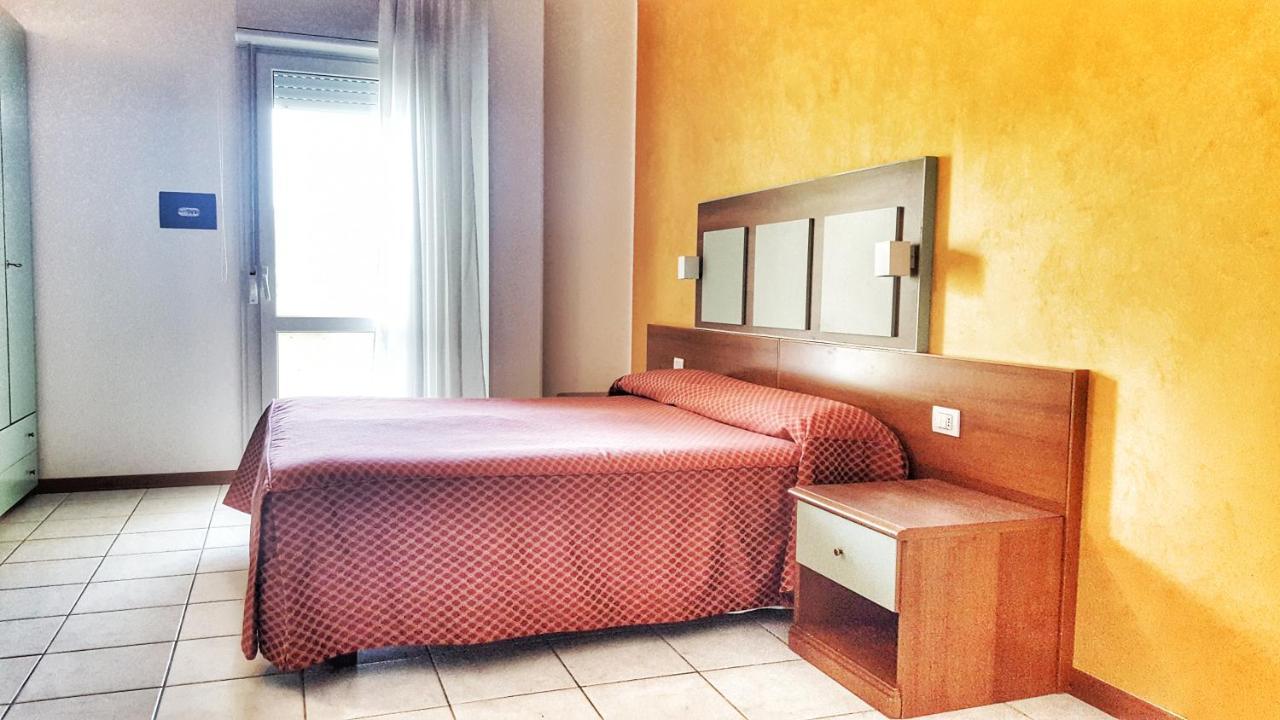 Hotel Alla Terrazza Bibione Bagian luar foto